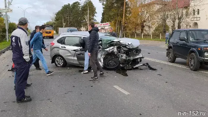 A passenger was killed in a horrific crash in Sarov.