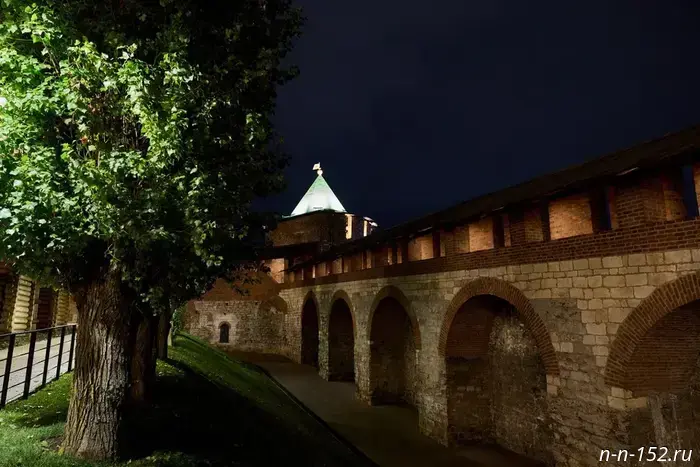 Nizhny Novgorod Kremlin wall tours have been extended until 8:00 PM.