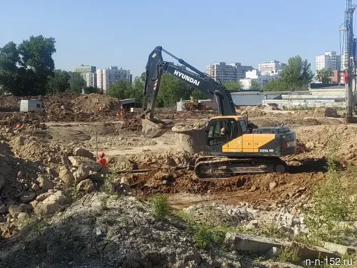 The zero cycle of construction of the sports and recreation complex on Rodionova has started.