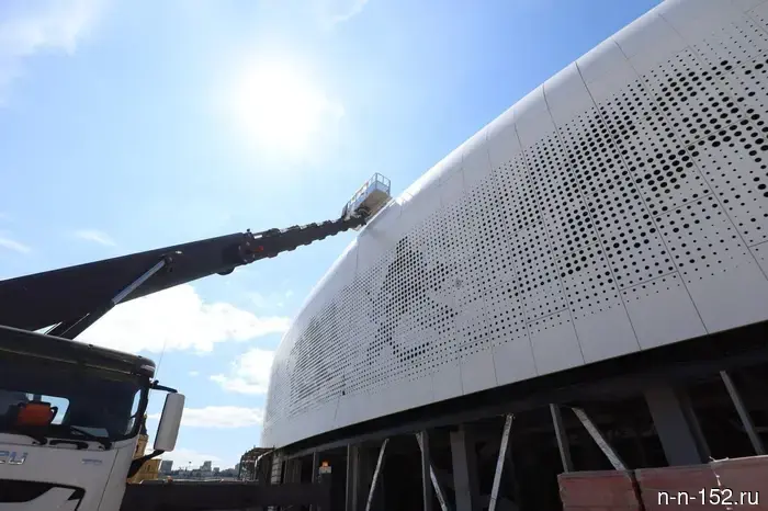 В Нижнем Новгороде заканчиваются отделочные работы на главной арене ледового дворца, расположенного на Стрелке.