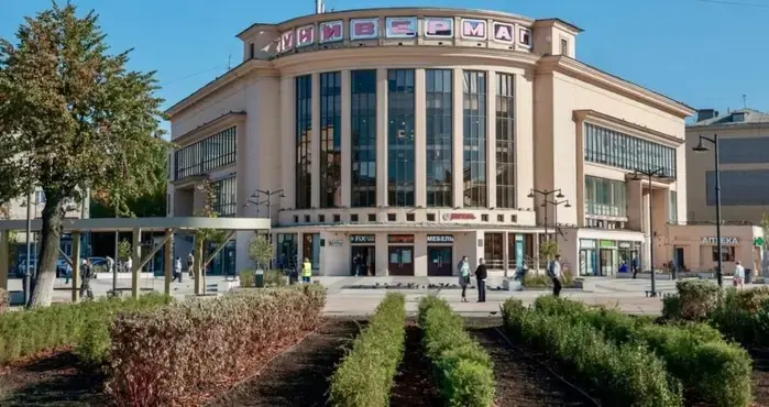 The Gorky Automobile Plant's idea to revive the historic square in front of the Avtozavodsky department store has been implemented.