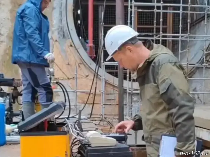 Metro builders check soil strength at "Freedom Square"