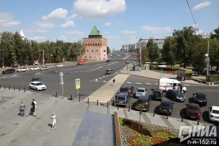 The camera in Minin Square began recording phone conversations while driving.
