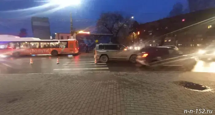 In Nizhny Novgorod, a foreign-made car hit a schoolgirl at a pedestrian crossing.