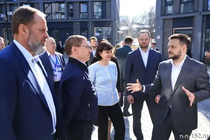 Дмитрий Чернышенко и Владимир Якушев побывали в нижегородском ИТ-кампусе "Неймарк".