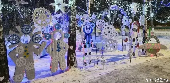 В Автозаводском районе были подведены итоги конкурса на новогоднее световое оформления детских садов.