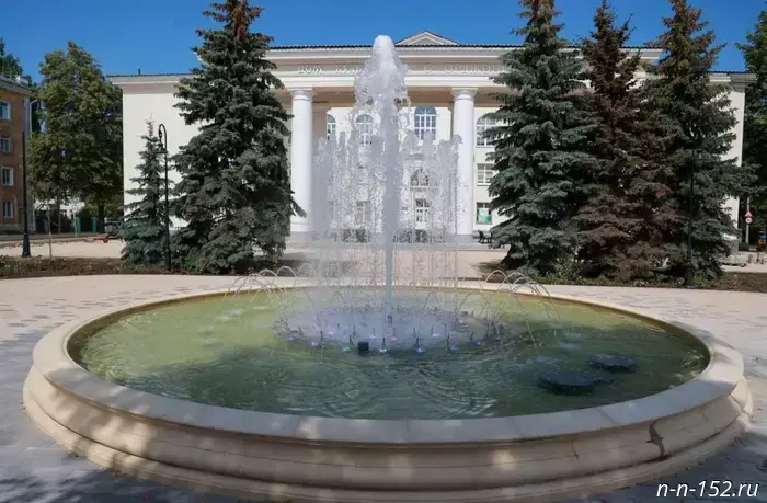 A test launch of the fountain was carried out in Nizhny Novgorod near the Ordzhonikidze House of Culture.