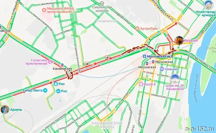 Из-за дорожно-транспортного происшествия у железнодорожного вокзала в Нижнем Новгороде образовались сильные пробки.