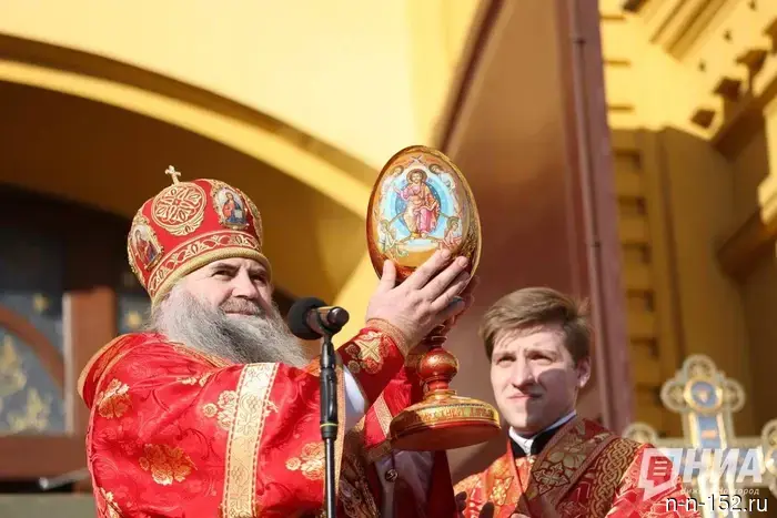 10 thousand believers participated in a procession on Easter in Nizhny Novgorod — photo