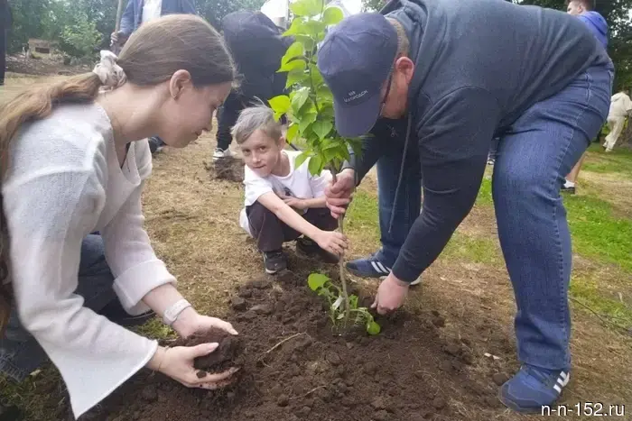 Депутаты городской Думы содействовали детям с ОВЗ в их участии в социально-экологической акции.