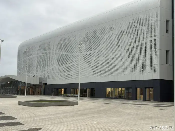 What the Ice Palace under construction on the Strelka looks like: fresh photos
