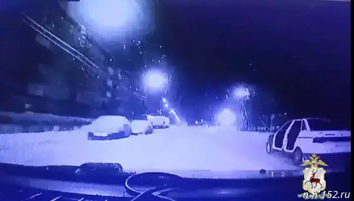 Drunk driver tore through Dzerzhinsk in a car without a hood or doors — video