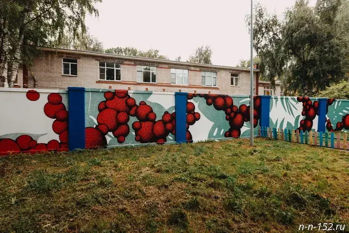 Environmental-themed murals have appeared in Nizhny Novgorod.