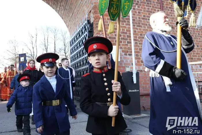10 thousand believers participated in a procession on Easter in Nizhny Novgorod — photo