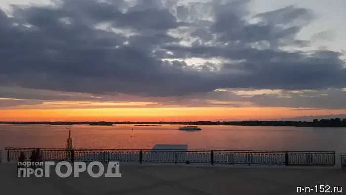 Летом нижегородцам доступны часовые прогулки и двухнедельные водные путешествия.
