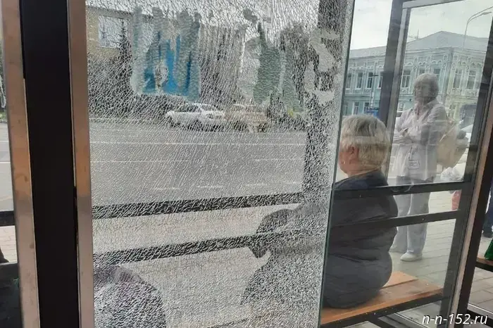 В Богородске в новых автобусных павильонах были разбиты стекла вандалами.