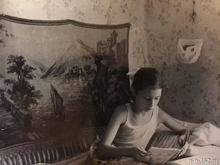 Губернатор Глеб Никитин продемонстрировал фотографию своей матери в детстве.