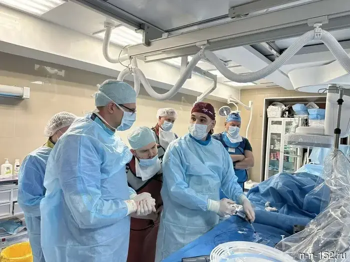 Хирурги Нижнего Новгорода овладели новой техникой проведения операций на сосудах.