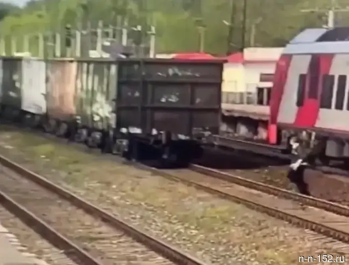 VIDEO: A teenage thrill-seeker rode the "Lastochka" train to Nizhny Novgorod