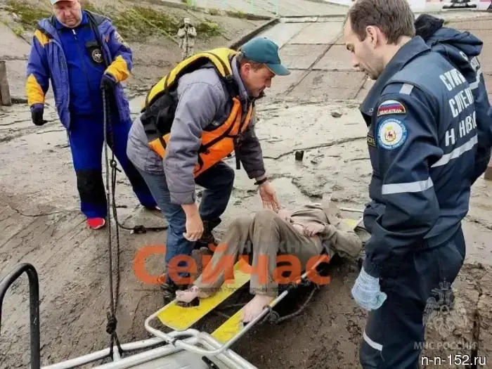 A drunken woman was pulled out from under the Kanavinsky Bridge.