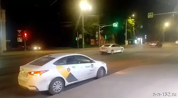 В Нижнем Новгороде в результате ДТП с такси пострадал молодой пешеход.
