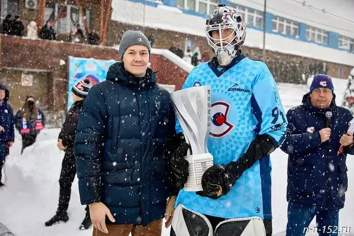 Вратарь хоккейного клуба "Старт" Юрий Иванчиков был назван лучшим игроком декабря.