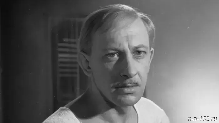 From the factory to the theatre: places in Nizhny Novgorod where Evstigneev lived and created.