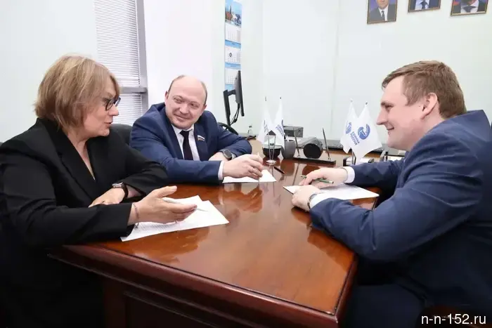 Klochkova, Rebrov, and Aksinyin announced their participation in the "United Russia" primaries.