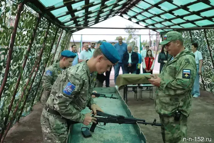 Evgeny Chintsov, along with the deputies, visited the camp "I Want to Become a Paratrooper."
