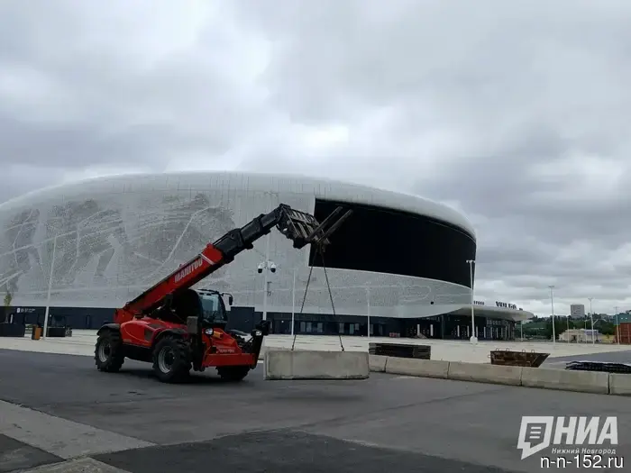 The construction fence has started to be removed at the "Volga Arena" on the Arrow - photo