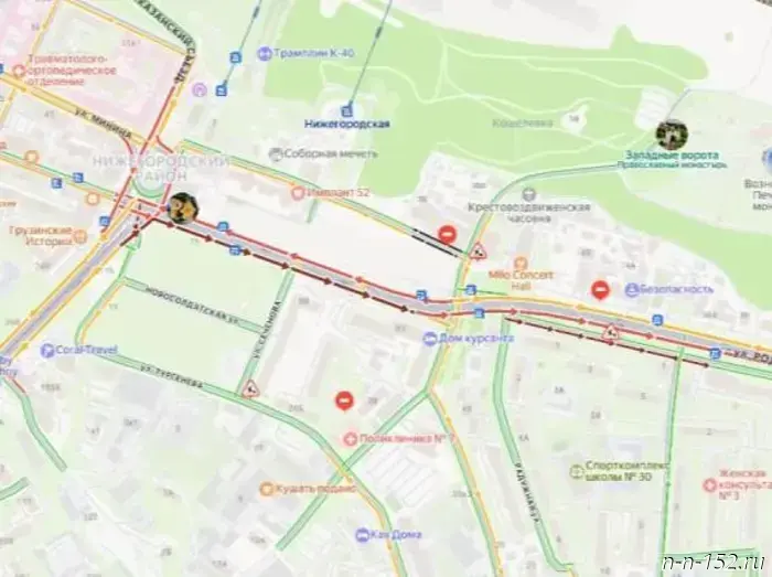 A major traffic jam formed on Rodionova Street on the morning of December 2.