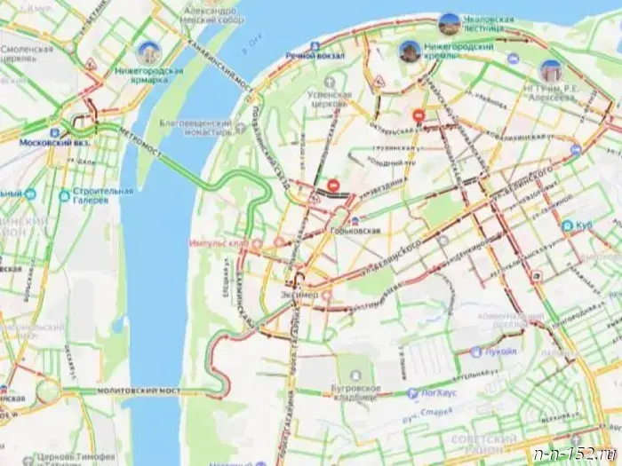 Traffic jams rated 9 out of 10 formed in Nizhny Novgorod on the evening of October 22.