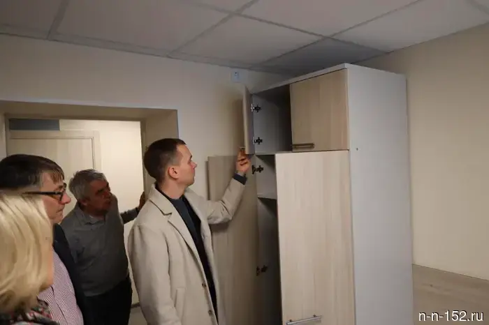 Партийная группа "Единой России" проверила капитальный ремонт общежития ННГАСУ.