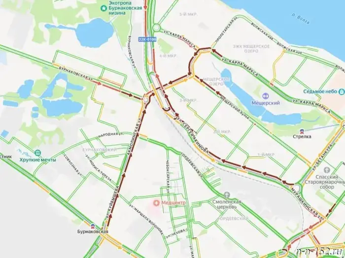 A malfunction of the reversible lane system on the Borsky Bridge caused kilometer-long traffic jams.