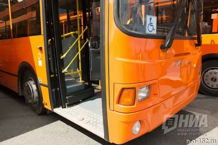 A 9-year-old child was caught in the doors of a Nizhny Novgorod bus: what is known