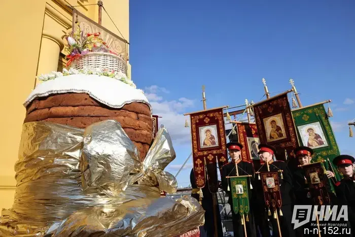 10 thousand believers participated in a procession on Easter in Nizhny Novgorod — photo