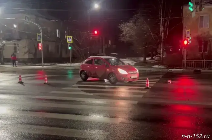 В Дзержинске на пешеходном переходе сбили человека: пострадавший находится в больнице.