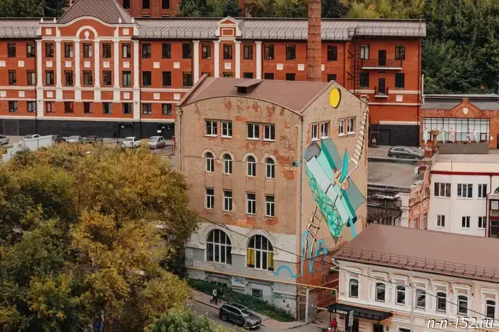 Environmental-themed murals have appeared in Nizhny Novgorod.