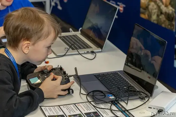 Нижний Новгород проводит встречу юных операторов и разработчиков беспилотных летательных аппаратов.