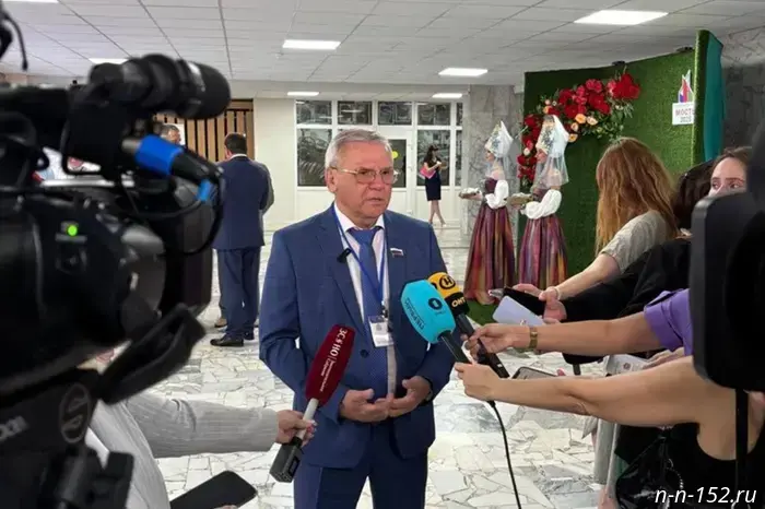 Lyulin invited Belarusian journalists to cover the Congress of Small Towns in Russia.