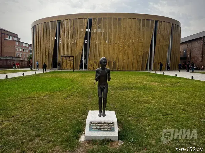 Remembrance Vigil: Nizhny Novgorod schoolchildren paid tribute to the victims of the Beslan tragedy.