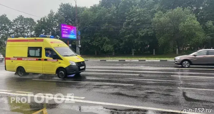 В Дзержинске трудящийся упал с четвертого этажа.