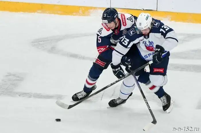 "Torpedo" were shut out 5–0 away by "Neftekhimik"