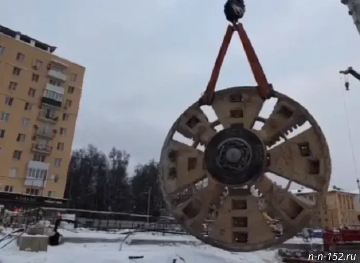 Тоннелепроходческий комплекс "Владимир" направился на техническое обслуживание.