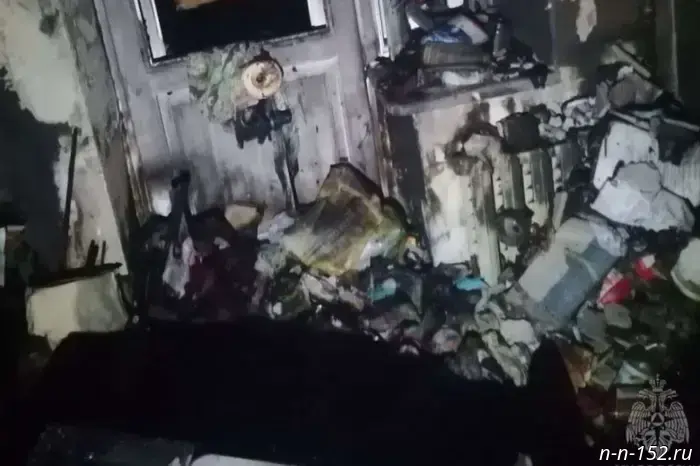 Firefighters evacuated 40 people from a burning building in Sormovo.
