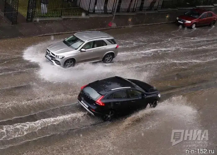 Жителей Нижнего Новгорода предупредили о ожидаемых ливнях и порывистом ветре 5 и 6 июля.