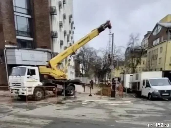 Утечку, возникшую после ночного прорыва трубы в центре Нижнего Новгорода, удалось локализовать.