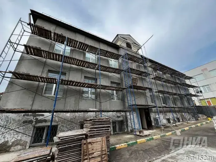 The mayor inspected the repair of two schools in Nizhny Novgorod.