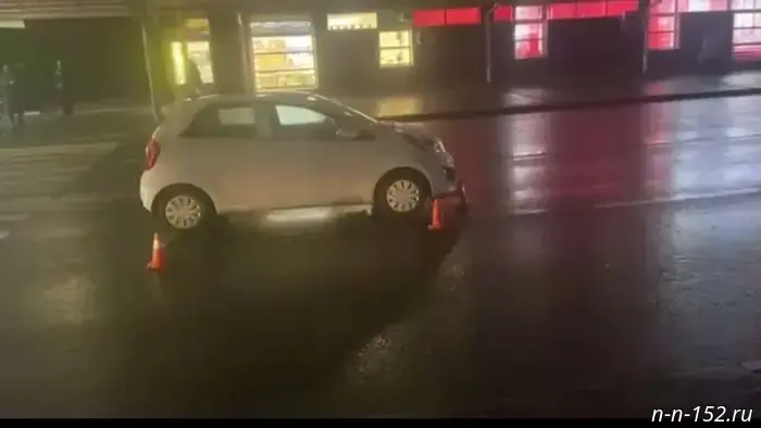 Foreign car hits 10-year-old girl near Sovetskaya Square — video