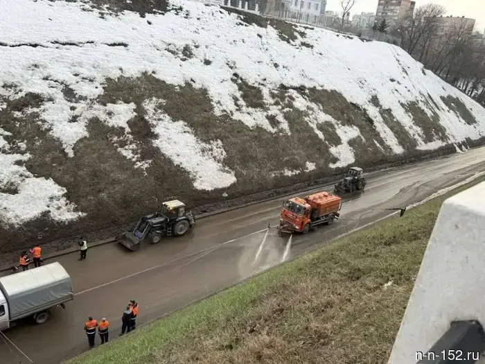 Проезд по улице Зеленского по-прежнему закрыт из-за оползня.